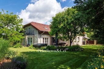 Ev.č. 00196 Elegantní rodinná vila v prestižní lokalitě Průh