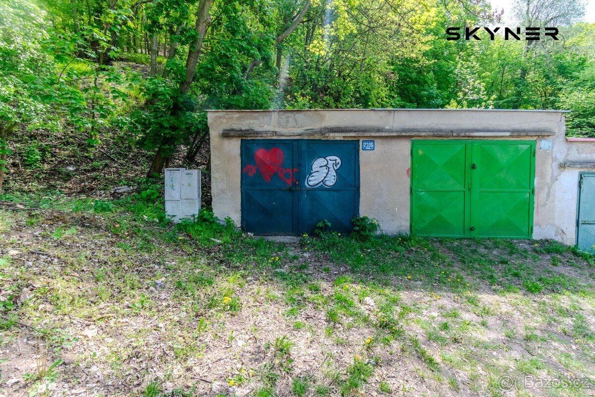 Ev.č. 01278 Nabízíme prodej garáže o ploše 17 m² v ulici Nov