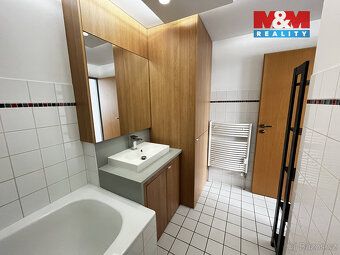 K dlouhodobému pronájmu nabízíme světlý a plně vybavený mezo