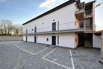 Exkluzivní střešní byt 4+kk (151,1 m²) s parkovacím stáním |