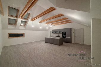 Exkluzivní střešní byt 4+kk (151,1 m²) s parkovacím stáním |