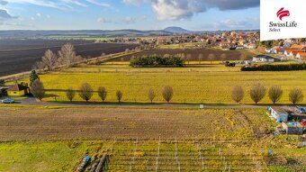 Nabízíme k prodeji stavební pozemek o výměře 1 057 m v obci 