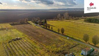 Nabízíme k prodeji stavební pozemek o výměře 1 057 m v obci 