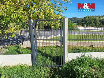 Prodej velkého, jižně orientovaného pozemku s dálkovým výhle