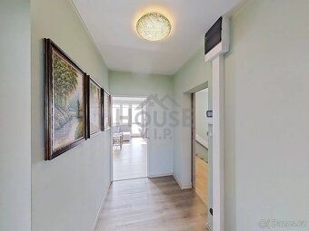 Ev.č. 01445 Prostorný mezonetový byt 4+1 (118 m²) s potenciá
