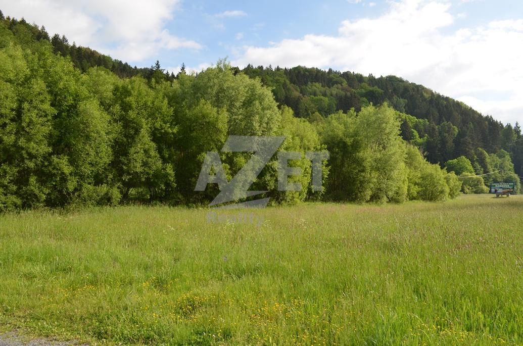 Pozemek o celkové rozloze 4500 m2 se nachází v Potůčníku , 1