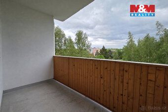 Nabízíme k pronájmu prostorný a světlý byt 3+1 s balkonem v 