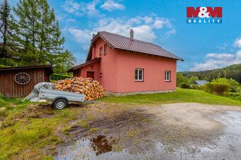 Hledáte prostorný rodinný dům v krásné přírodě Krušných hor,