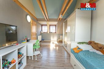 Hledáte klidné rodinné bydlení, kde má každý své místo a Pra