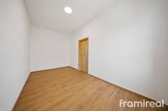 Ev.č. 02139 Nabízíme k pronájmu kompletně zařízený moderní a