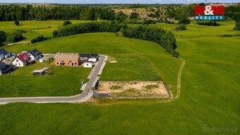 Nabízíme k prodeji stavební pozemek o výměře 800 m² v obci B