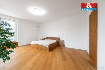 Prodej novostavby rodinného domu o dispozici 10+kk a užitné 
