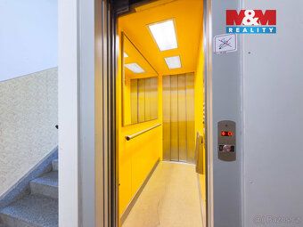 Nabízíme k prodeji byt 2+1 se zasklenou lodžií a to ve vyhle