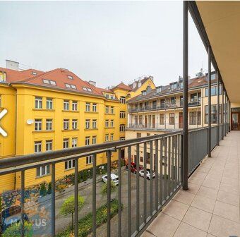 K pronájmu nabízíme klimatizované, nezařízené kancelářské pr