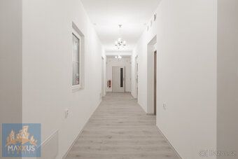 Exkluzivně nabízíme k pronájmu luxusní, kompletně zrekonstru
