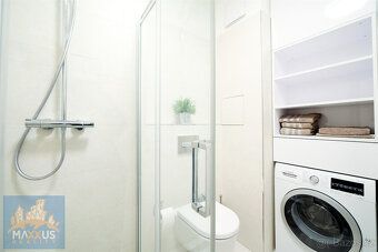 Nabízíme k dlouhodobému pronájmu nádherný, kompletně zařízen