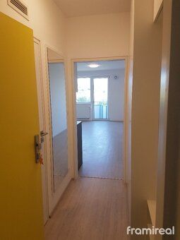 Ev.č. 02138 Nabízíme k pronájmu moderní byt 1+kk o užitné pl