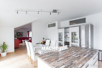 Ev.č. 00102-1 Hledáte výjimečné bydlení v obklopení nádherné