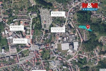 Nabízíme pozemek o celkové výměře 2842 m² v klidné a příjemn