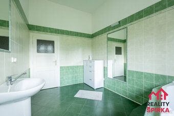 Byt 3+1 (154 m²) s terasou + nebytový prostor restaurace „U 