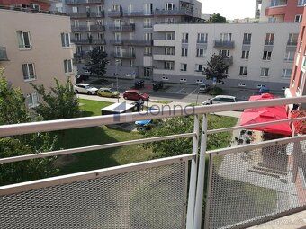 Nabízíme k pronájmu byt 1+kk, o ploše 37,4m2 + 4,5m2 balkon,
