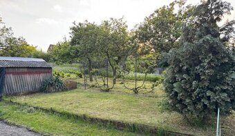 Nabízíme k prodeji krásnou zahradu o rozloze 308 m² v klidné