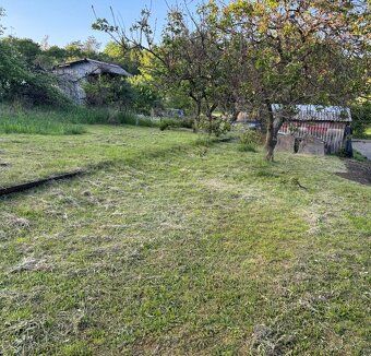 Nabízíme k prodeji krásnou zahradu o rozloze 308 m² v klidné