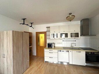 Pronájem bytu 1+kk 33 m², ul. Počernická, Praha 10 – Strašni