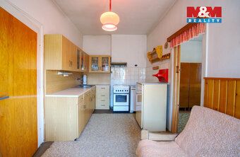 Nabízíme k prodeji prostorný rodinný dům o dispozici 5+2 a u