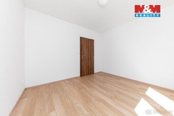 Nabízíme k prodeji slunný byt 2+kk s prostornou zahradou v o