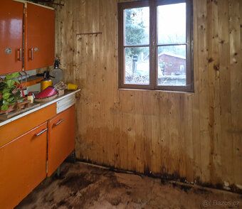 Nabízím k prodeji zahradu s dřevěnou částečně podsklepenou c