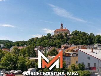 Nabízím k pronájmu prostorný byt 2+1 o výměře cca 74 m2, kte