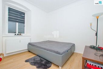 + zálohy za energie cca 4.200 Kč 1 os. + jistota 30.000 Kč +