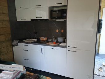 PRODÁM NOVÝ DŘEVENY MODULOVÝ DŮM 2kk 39M2,STĚNA 30CM,KVALITN