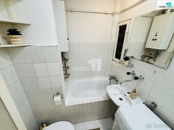 Poplatky 1.227 Kč / 1 osoba + převod el. a plynu, Reality 11