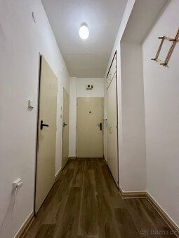 Poznámka k ceně: vratná jistota, náklady na bydlení 4252 Kč,