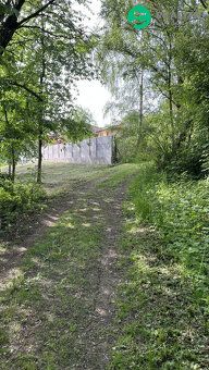 Nabízíme k prodeji stavební pozemek 1322m2 na začátku obce T