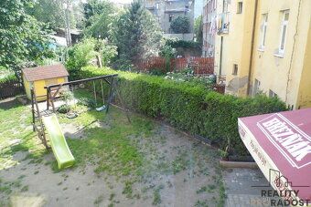 Nabízíme k dlouhodobému pronájmu prostorný byt o dispozici 2
