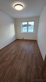 🏠 Moderní bydlení v klidné lokalitě s krásným výhledem a výb