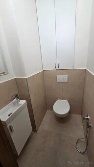 🏠 Moderní bydlení v klidné lokalitě s krásným výhledem a výb