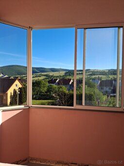 Nabízím k pronájmu byt 2+1 s balkonem směrem na jihozapad v 