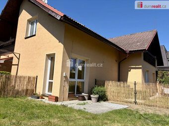 cena je kompletní vč. služeb a odběru elektrické energie, Du