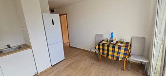 Nabízíme k pronájmu byt 2+1 v klidné části obce Jindřichův H