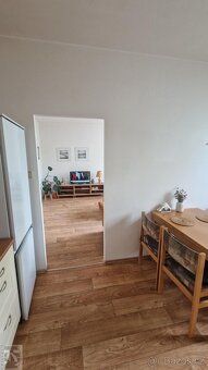 Nabízíme Vám k prodeji pěkný, slunný a udržovaný družstevní 