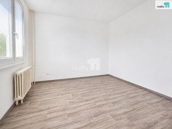 +popl. 4730, Nájemné: 12.300 Kč, poplatky spojené s užíváním