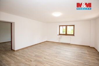 Nabízíme k pronájmu nově zrekonstruovaný byt 4+kk v přízemí 