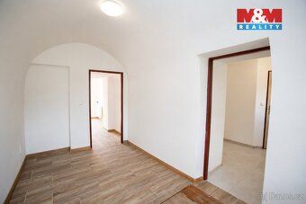 Nabízíme k pronájmu nově zrekonstruovaný byt 4+kk v přízemí 
