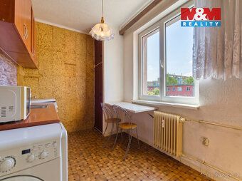 Nabízíme prodej družstevního bytu 2+1 s prostornou zasklenou