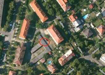 Nabízím k pronájmu suchou zděnou garáž o velikosti 15 m² v l