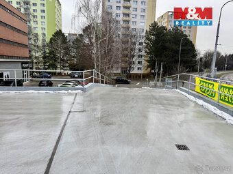 Nabízíme k prodeji samostatné garážové stání o velikosti 13 